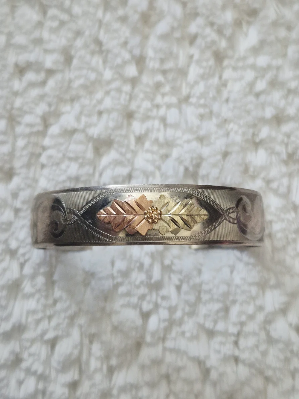 Vintage Coleman Co Black Hills 10k Sterling Silver Leaf Etched Cuff Bracelet